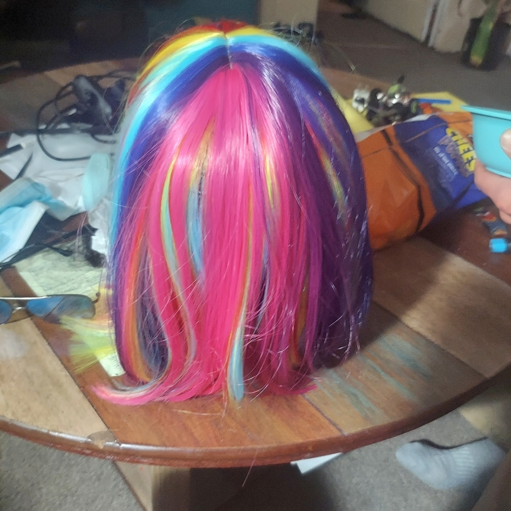 Wigs - Picture 4 of 5